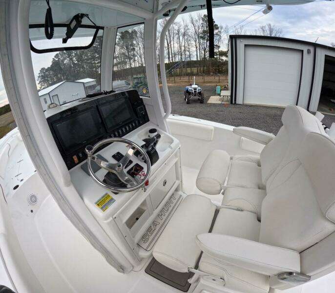 25ft Sea Hunt Yacht For Sale
