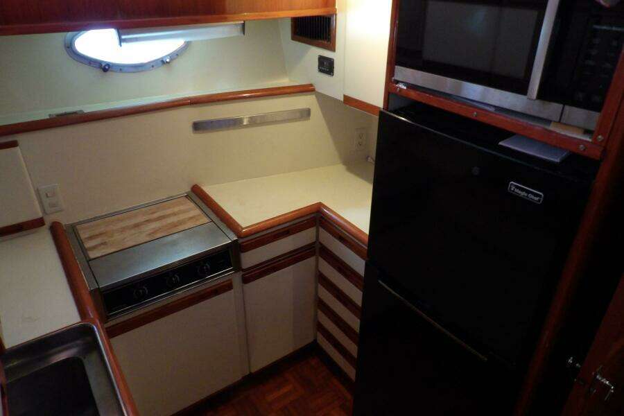 41ft Aquarius Yacht For Sale