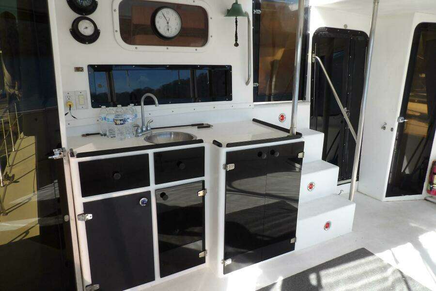 41ft Aquarius Yacht For Sale