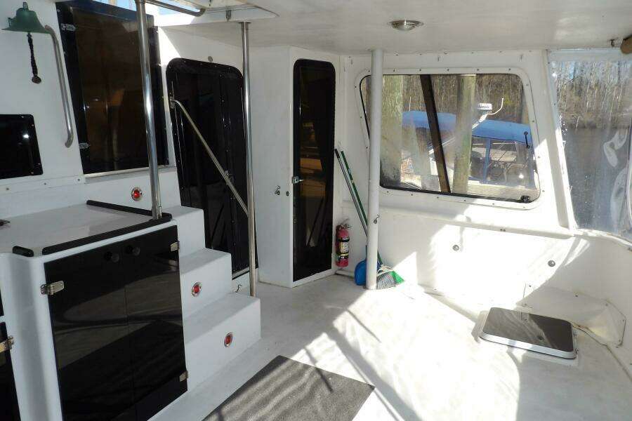 41ft Aquarius Yacht For Sale