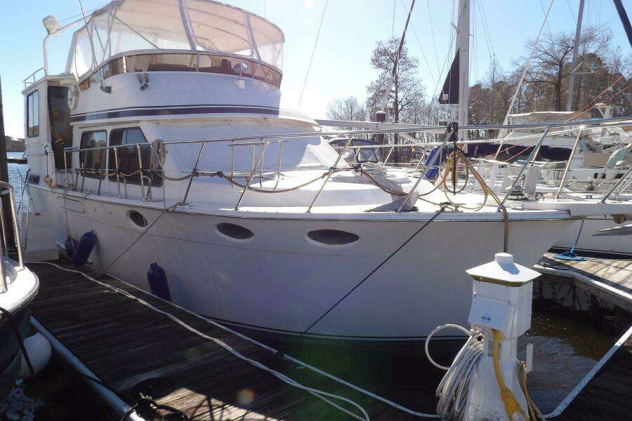 41ft Aquarius Yacht For Sale