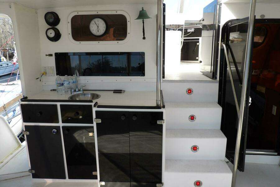 41ft Aquarius Yacht For Sale