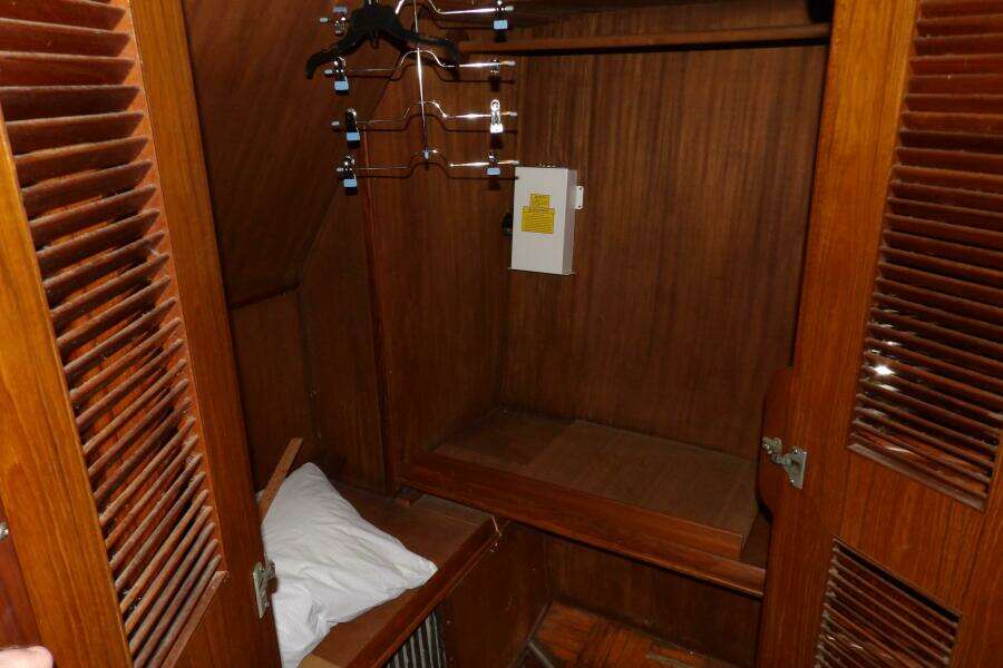 41ft Aquarius Yacht For Sale