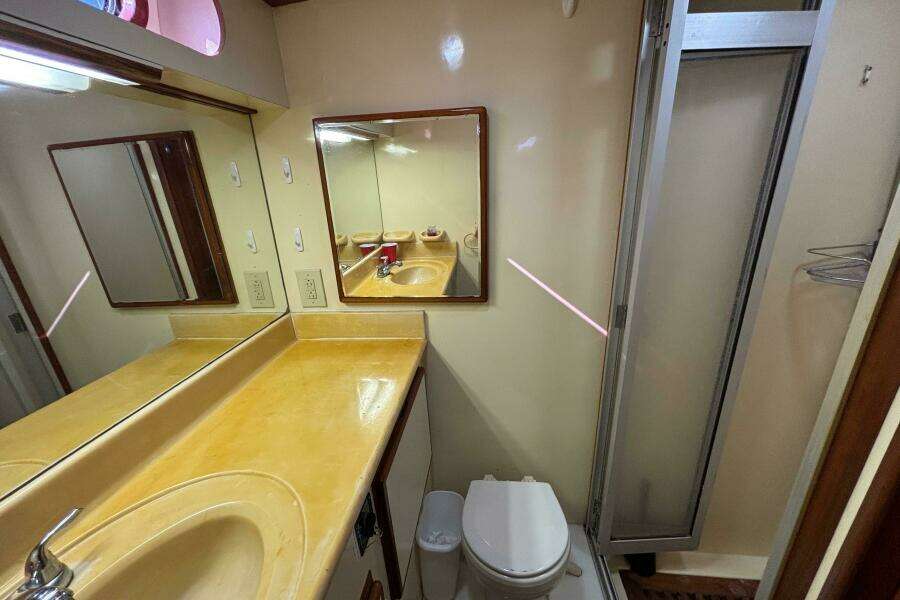 41ft Aquarius Yacht For Sale