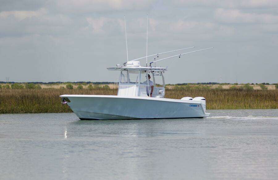 32 Contender 32ST- Profile 