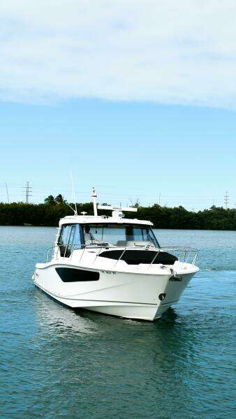40ft Boston Whaler Yacht For Sale