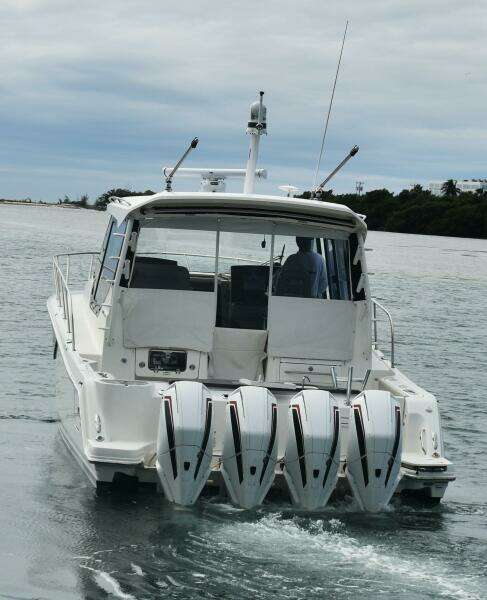 40ft Boston Whaler Yacht For Sale