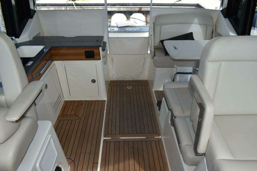 40ft Boston Whaler Yacht For Sale