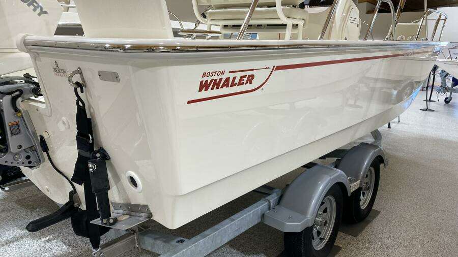 21ft Boston Whaler Yacht For Sale