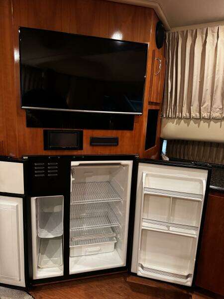 2005 Carver 36 Sedan