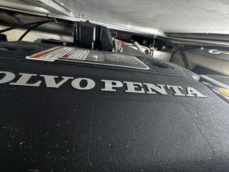 2005 Carver 36 Sedan