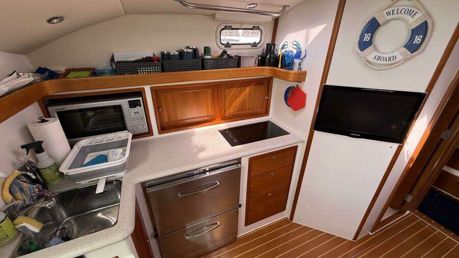 Loki 40ft MJM Yacht For Sale