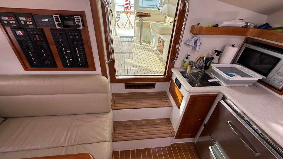 Loki 40ft MJM Yacht For Sale