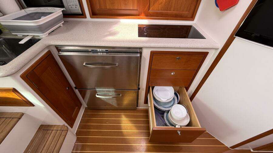 Loki 40ft MJM Yacht For Sale