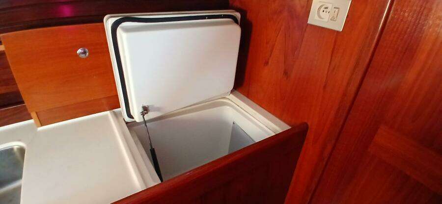 Waterfall II 44ft Beneteau Yacht For Sale