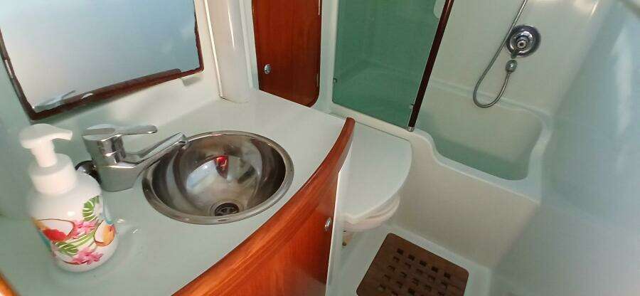 Waterfall II 44ft Beneteau Yacht For Sale