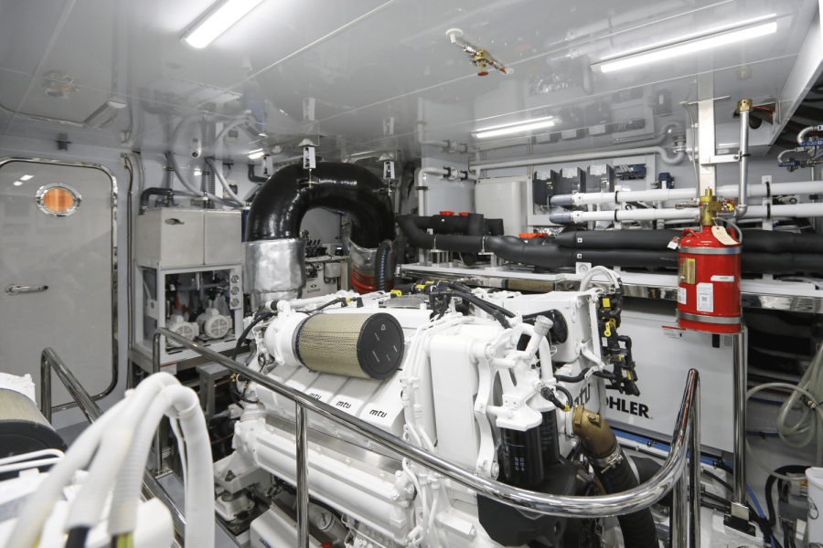 95ft Ocean Alexander Yacht For Sale