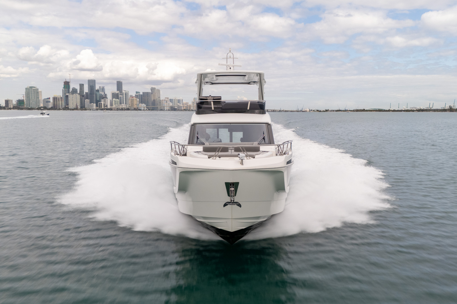 2025 Galeon 560 FLY
