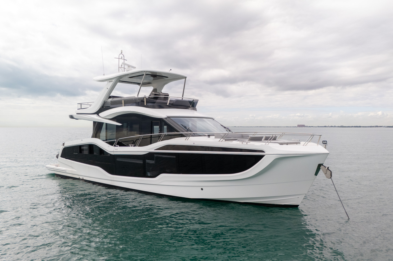 2025 Galeon 560 FLY