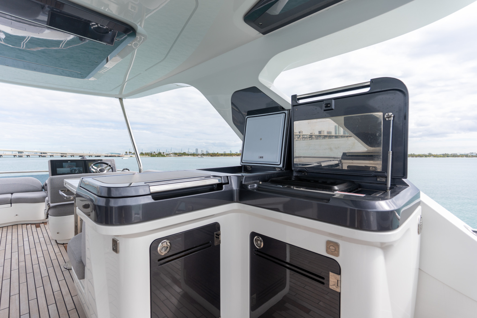 56' 2025 Galeon 560 FLY