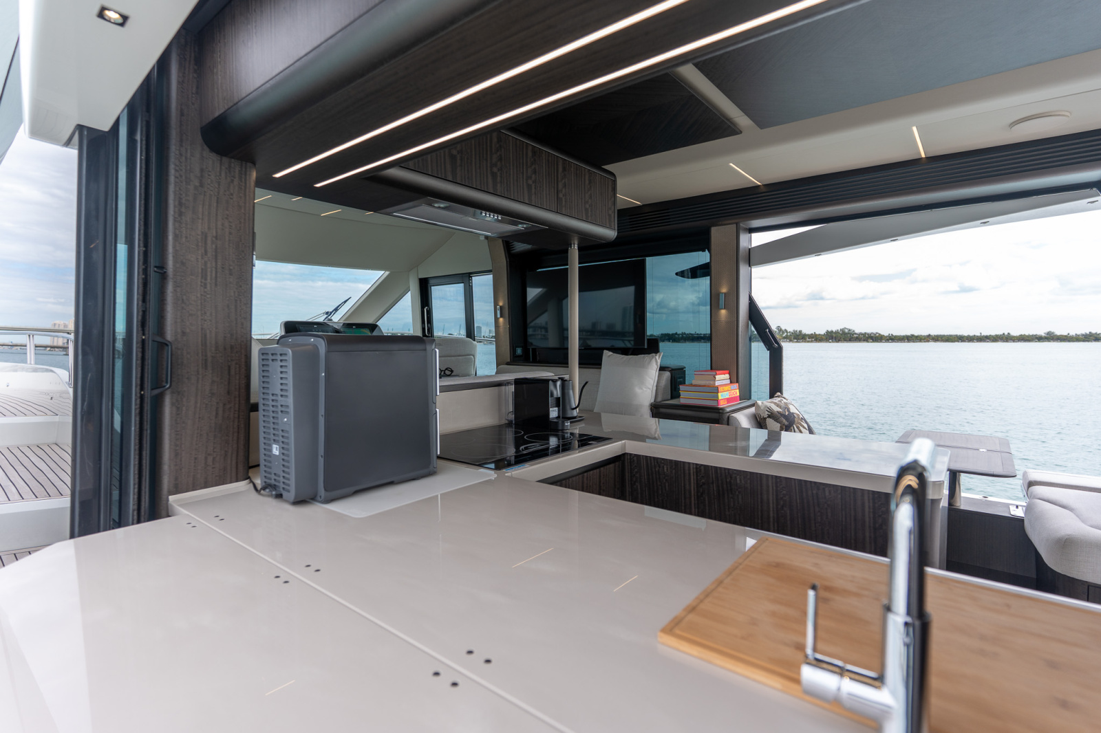 56' 2025 Galeon 560 FLY