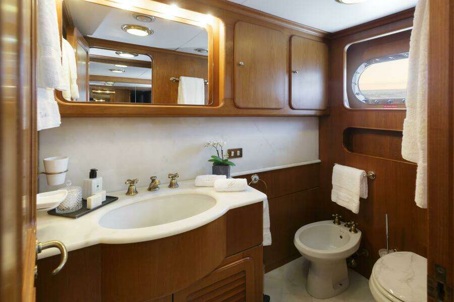 ESPINOLA 113ft Codecasa Yacht For Sale
