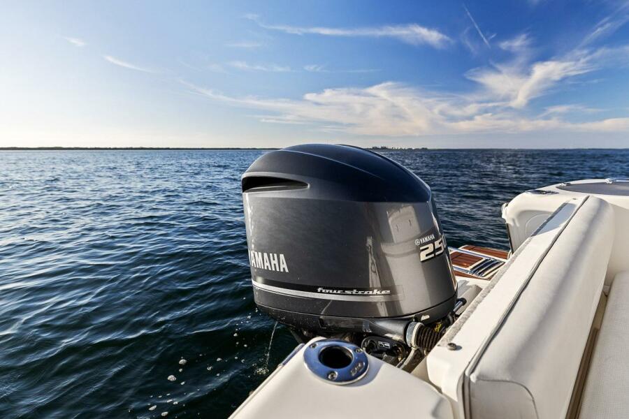 24' 2011 Scout 245 XSF