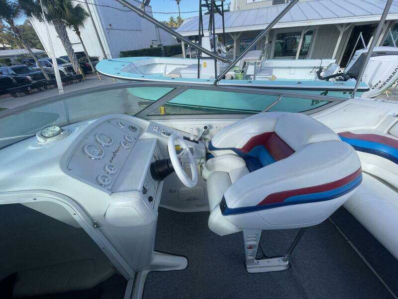 Varoom 27ft Formula Yacht For Sale