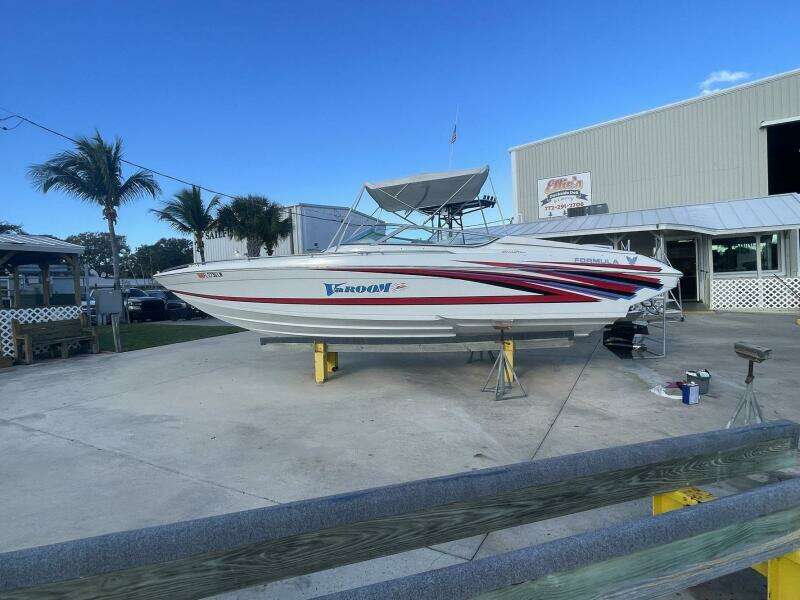 Varoom 27ft Formula Yacht For Sale