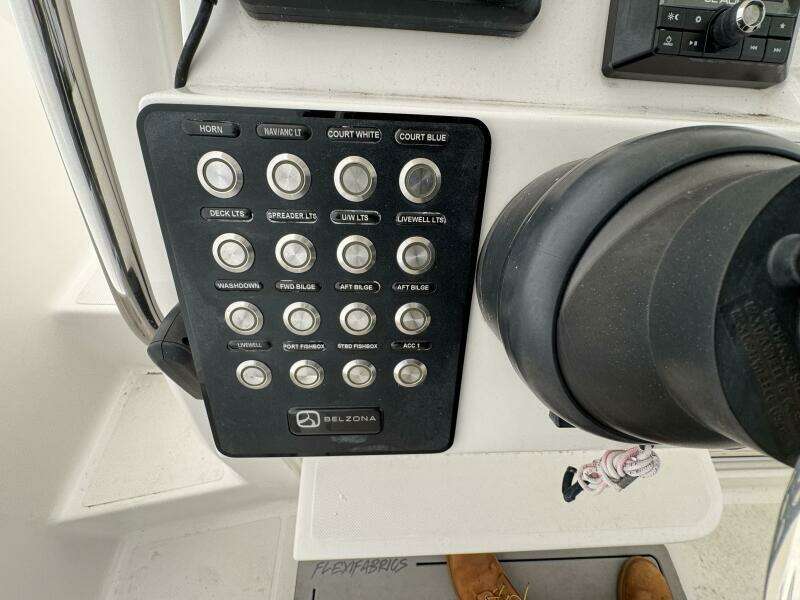 27ft Belzona Yacht For Sale