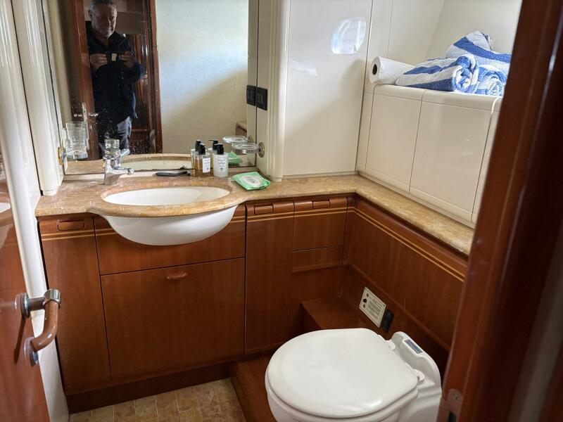 80' 1999 Ferretti Yachts 80 RPH