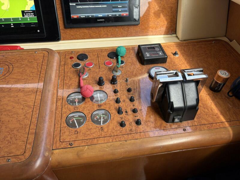 80' 1999 Ferretti Yachts 80 RPH