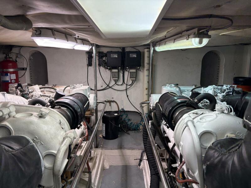 80' 1999 Ferretti Yachts 80 RPH