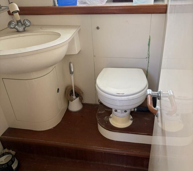 80' 1999 Ferretti Yachts 80 RPH