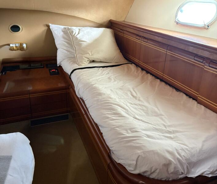 80' 1999 Ferretti Yachts 80 RPH