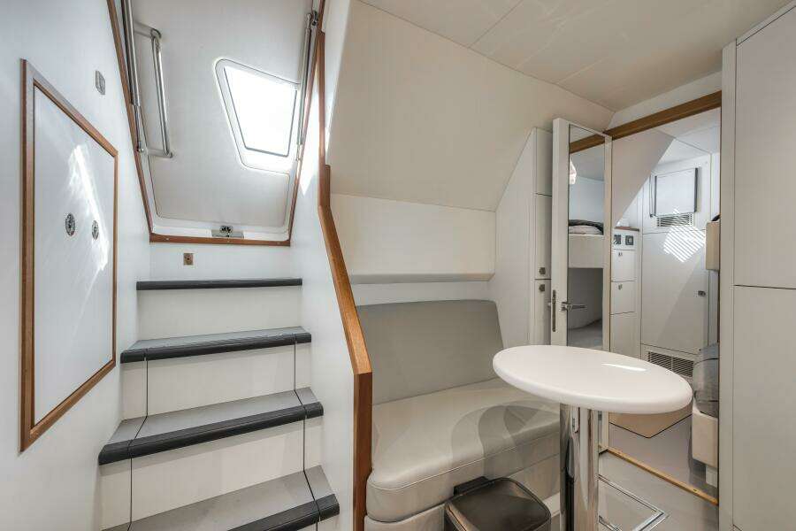 Dolce Far Niente 88ft Sunseeker Yacht For Sale