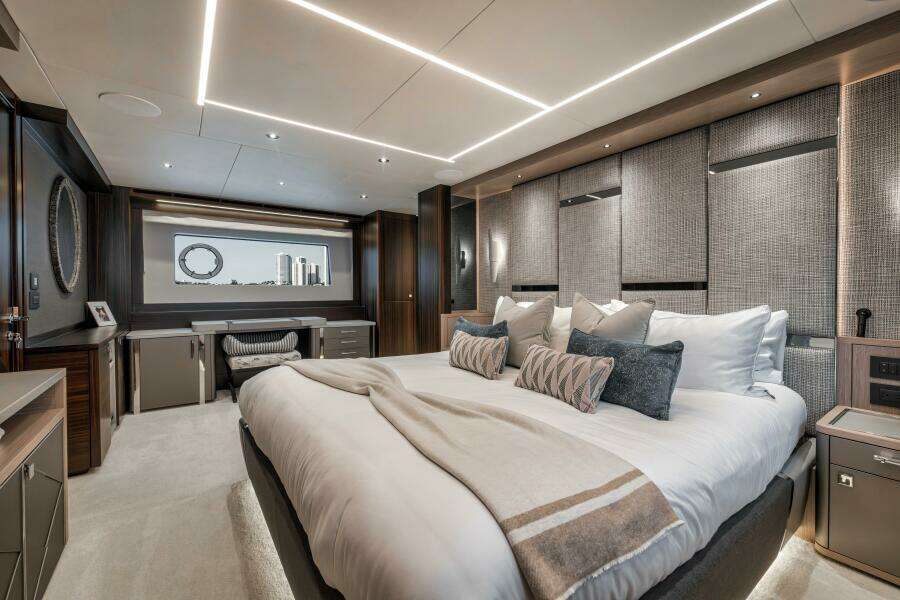 Dolce Far Niente 88ft Sunseeker Yacht For Sale