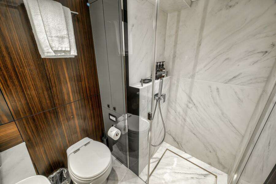 Dolce Far Niente 88ft Sunseeker Yacht For Sale