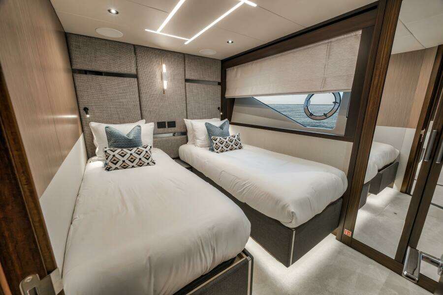 Dolce Far Niente 88ft Sunseeker Yacht For Sale