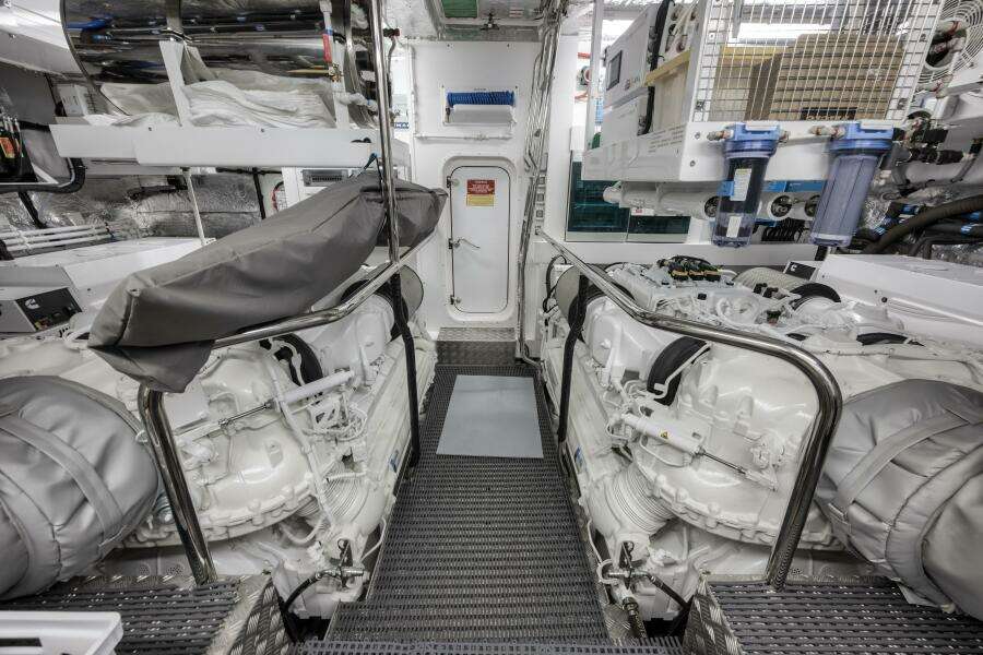 Dolce Far Niente 88ft Sunseeker Yacht For Sale