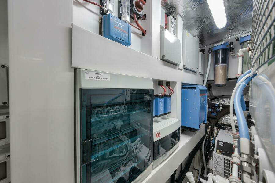 Dolce Far Niente 88ft Sunseeker Yacht For Sale