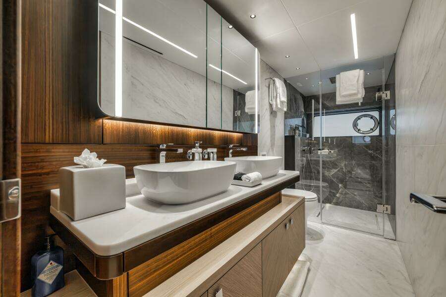 Dolce Far Niente 88ft Sunseeker Yacht For Sale