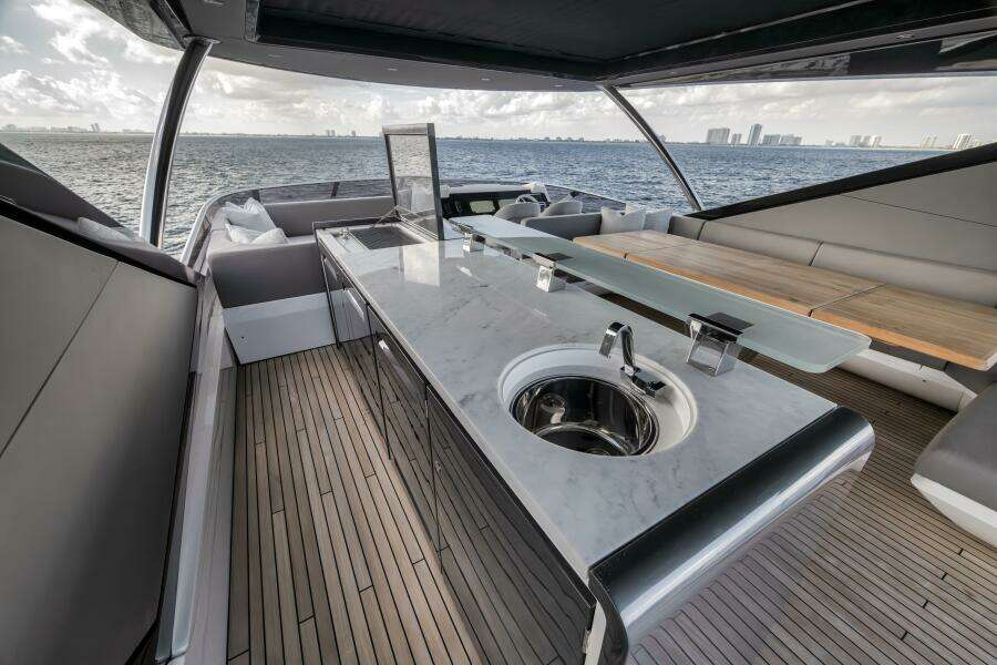 Dolce Far Niente 88ft Sunseeker Yacht For Sale