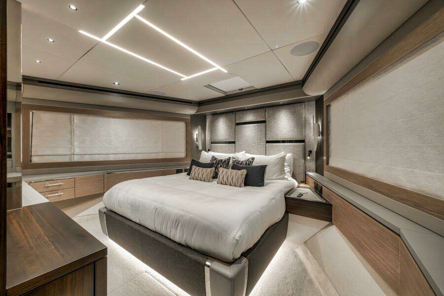 Dolce Far Niente 88ft Sunseeker Yacht For Sale