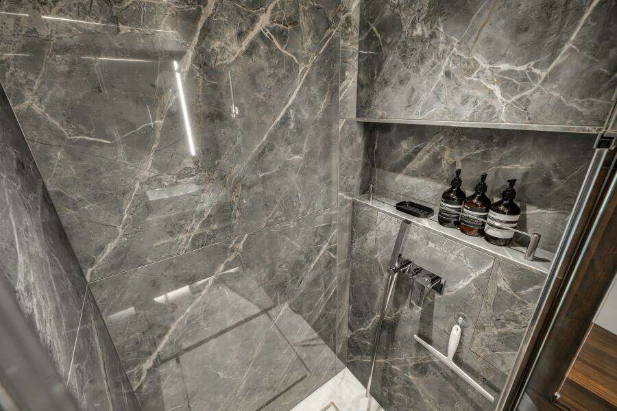 Dolce Far Niente 88ft Sunseeker Yacht For Sale