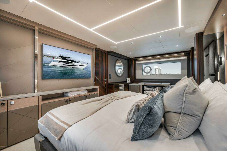 Dolce Far Niente 88ft Sunseeker Yacht For Sale