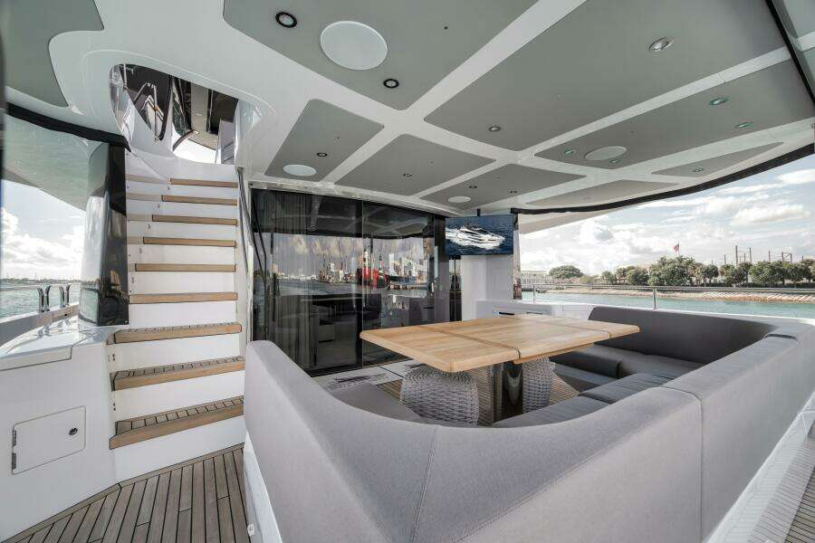 Dolce Far Niente 88ft Sunseeker Yacht For Sale