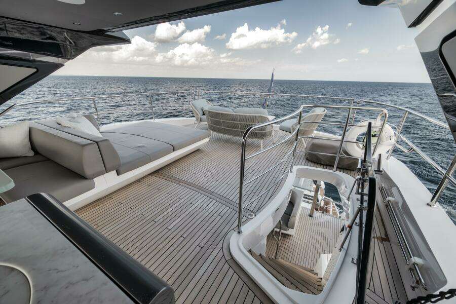 Dolce Far Niente 88ft Sunseeker Yacht For Sale