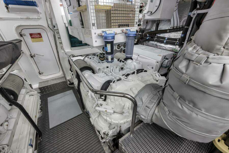 Dolce Far Niente 88ft Sunseeker Yacht For Sale