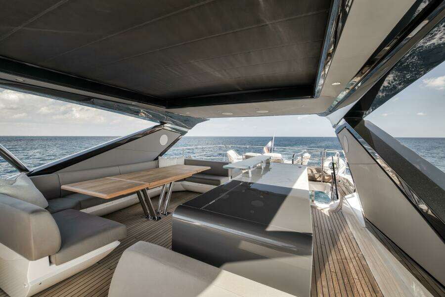 Dolce Far Niente 88ft Sunseeker Yacht For Sale